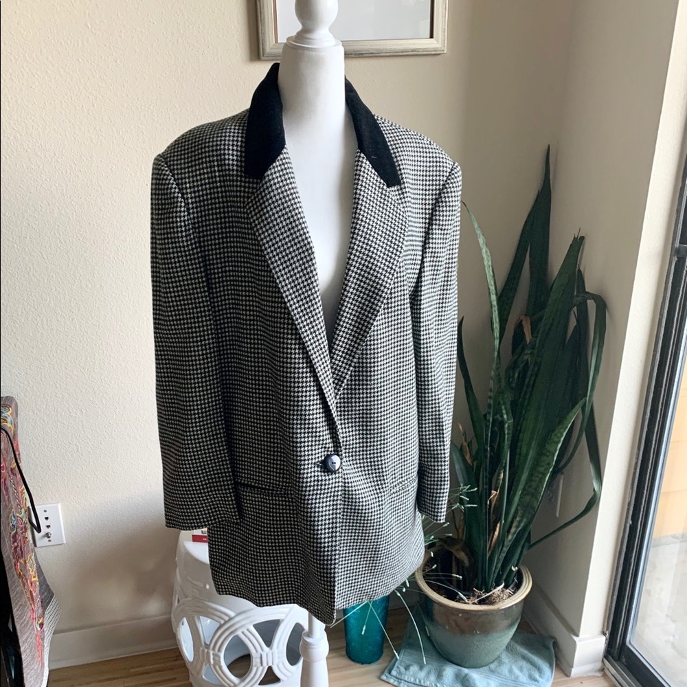 Sag Harbor Houndstooth Jacket